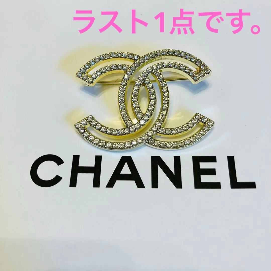CHANEL ダブルCロゴ ゴールドクリスタルブローチ ノベルティ - メルカリ