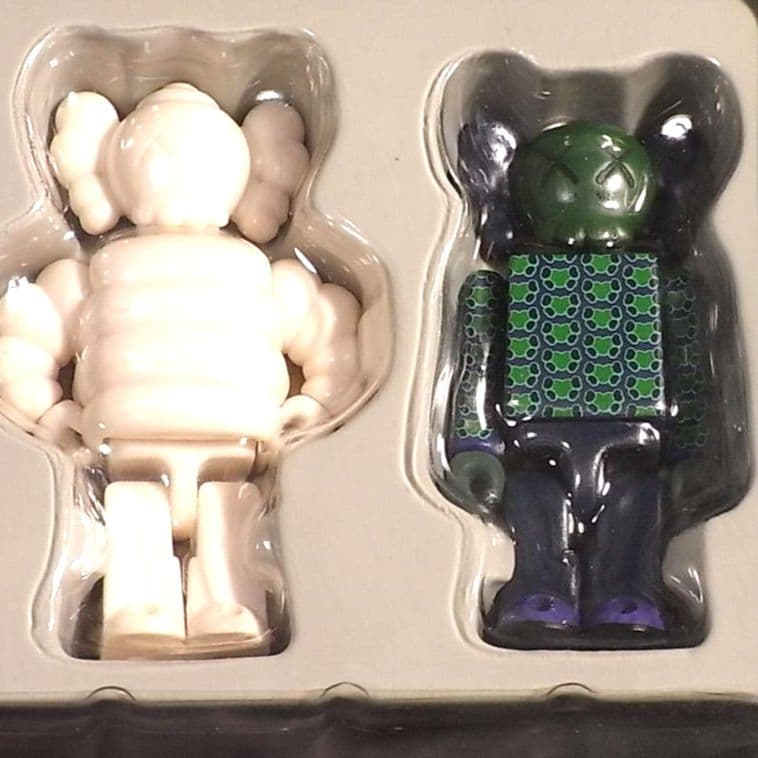 Bearbrick400%Kaws Chum Kubrick