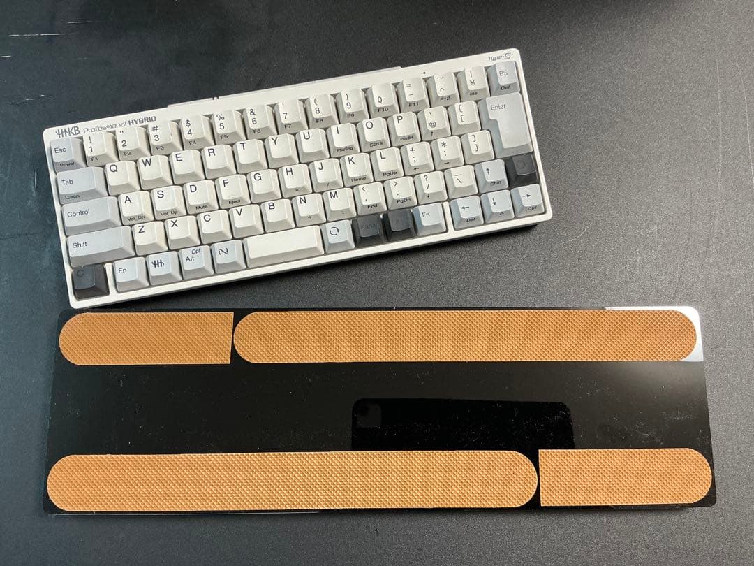 オーダー作品 リアルフォースR3TKL対応 ウイング付パームレスト ライト