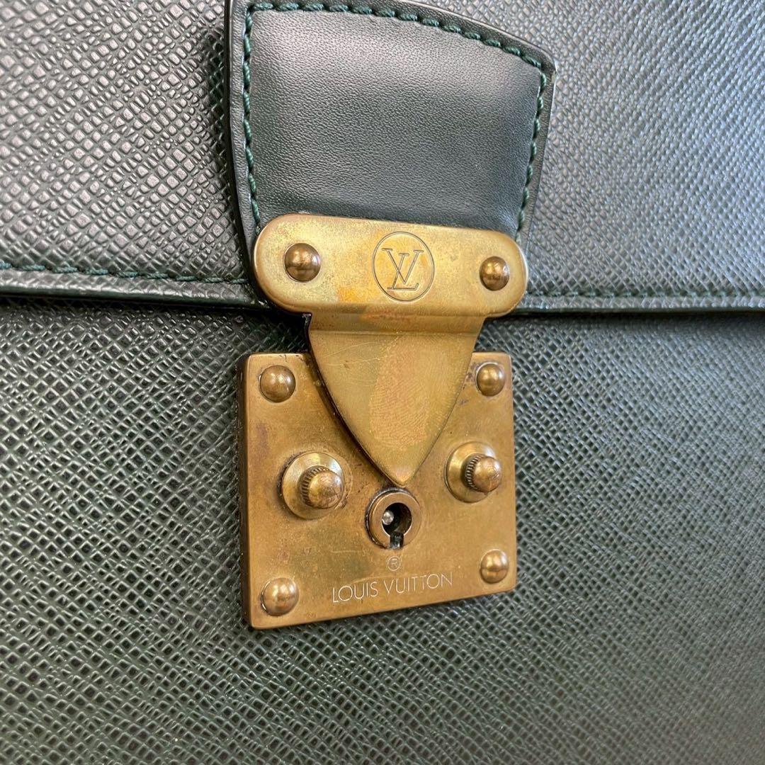 ルイヴィトン　ビジネスバッグ　タイガ　セルヴィエットモスコバ　エピセア