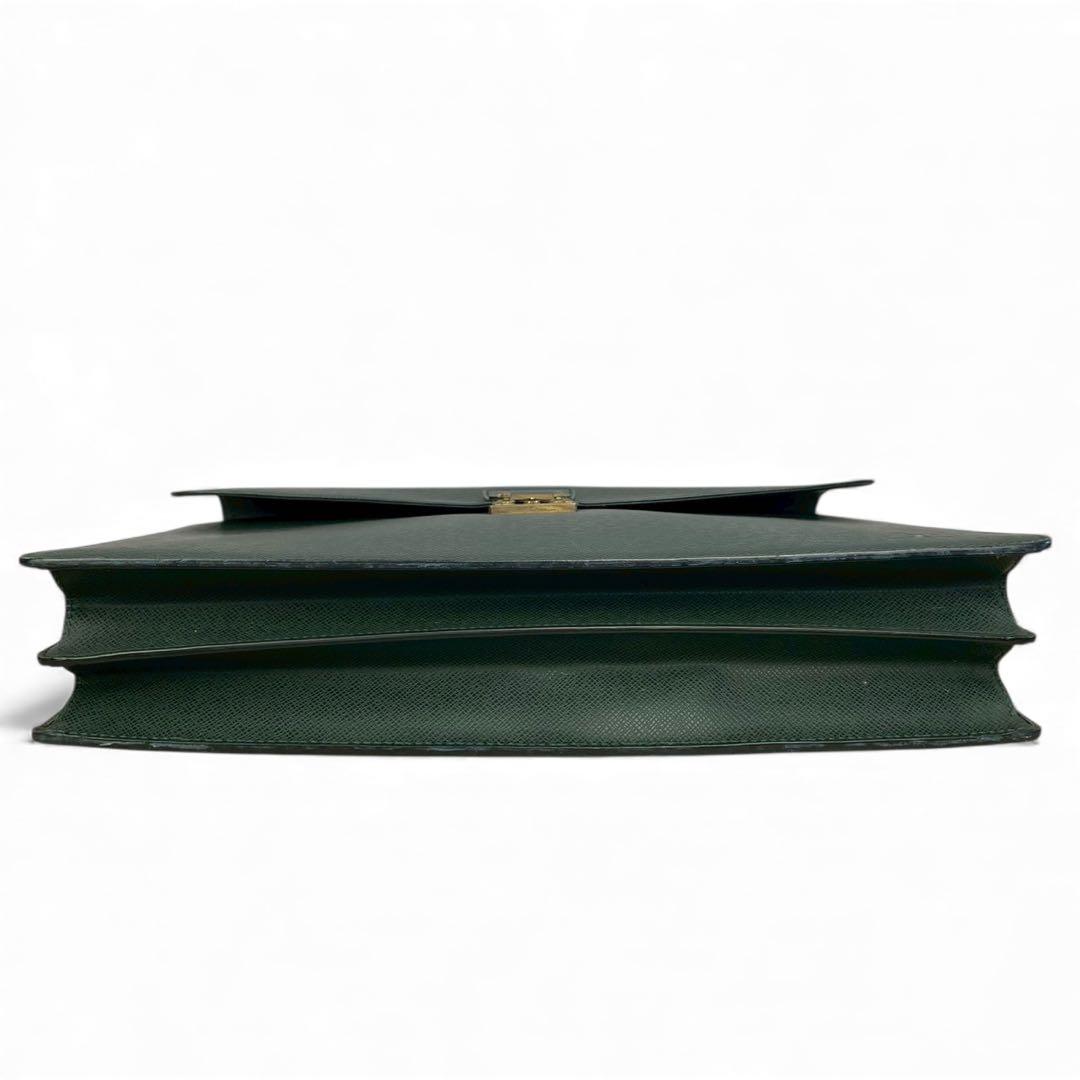 ルイヴィトン　ビジネスバッグ　タイガ　セルヴィエットモスコバ　エピセア