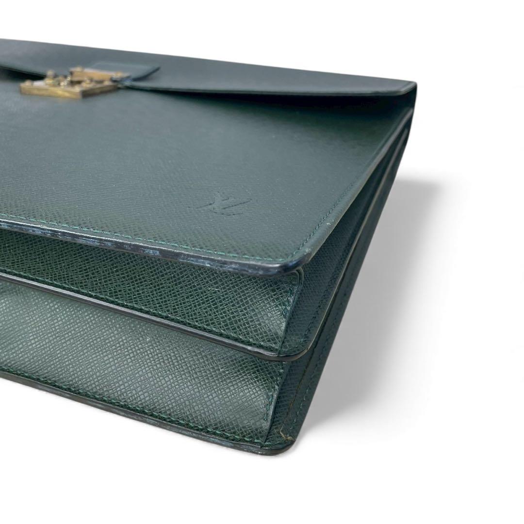 ルイヴィトン　ビジネスバッグ　タイガ　セルヴィエットモスコバ　エピセア