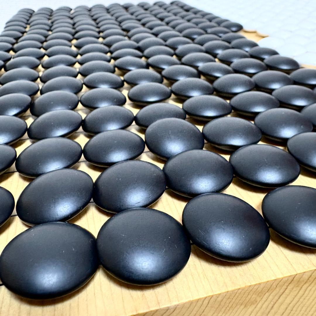 【定価27万円】新榧 6寸 柾目 足付 碁盤 碁石 34号 本蛤 那智黒 木箱付
