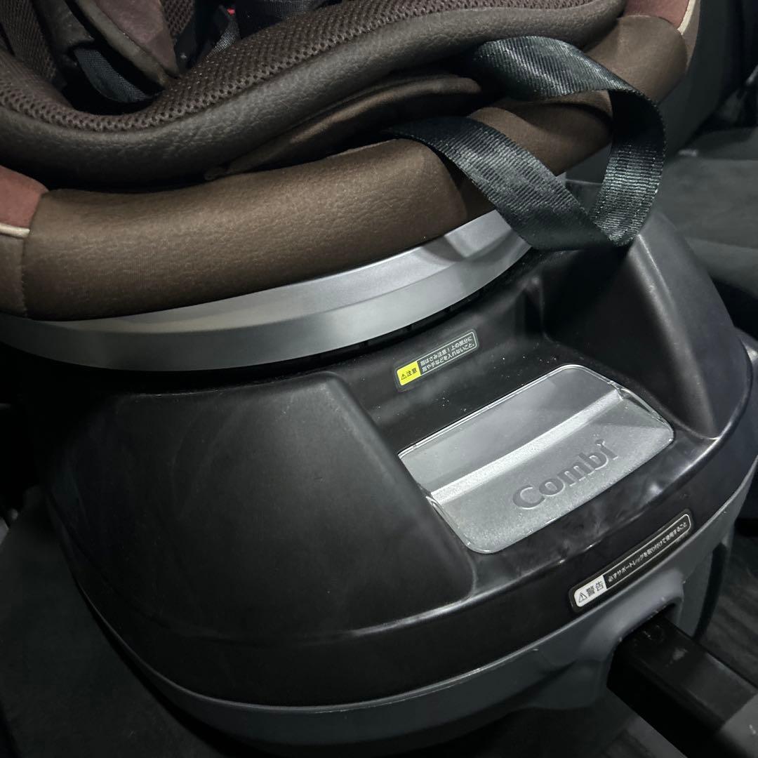 Combi チャイルドシート　クルムーヴスマートエッグショック　シートベルト固定