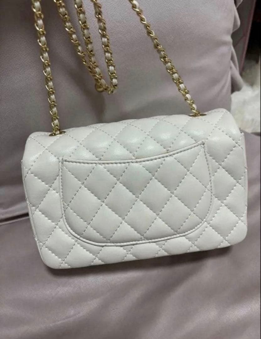 CHANEL ショルダーバッグ ホワイト ノベルティ