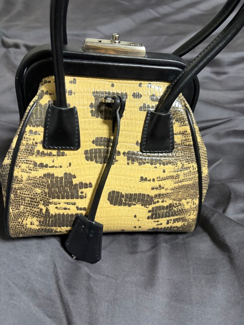 PRADA がま口 ハンドバッグ