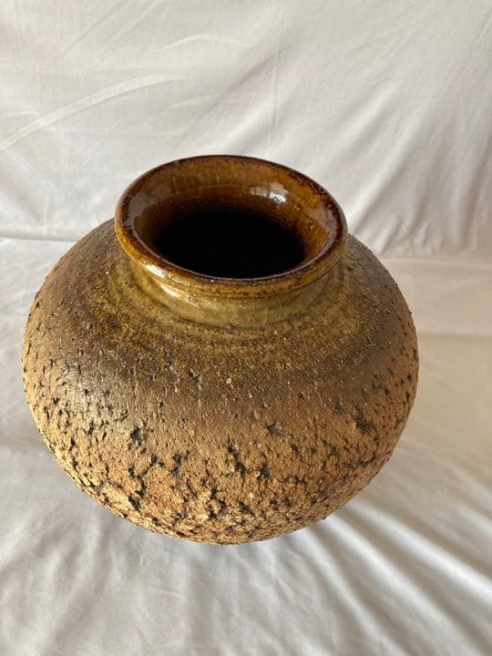 壺　美濃焼　外径34cm  鬼肌