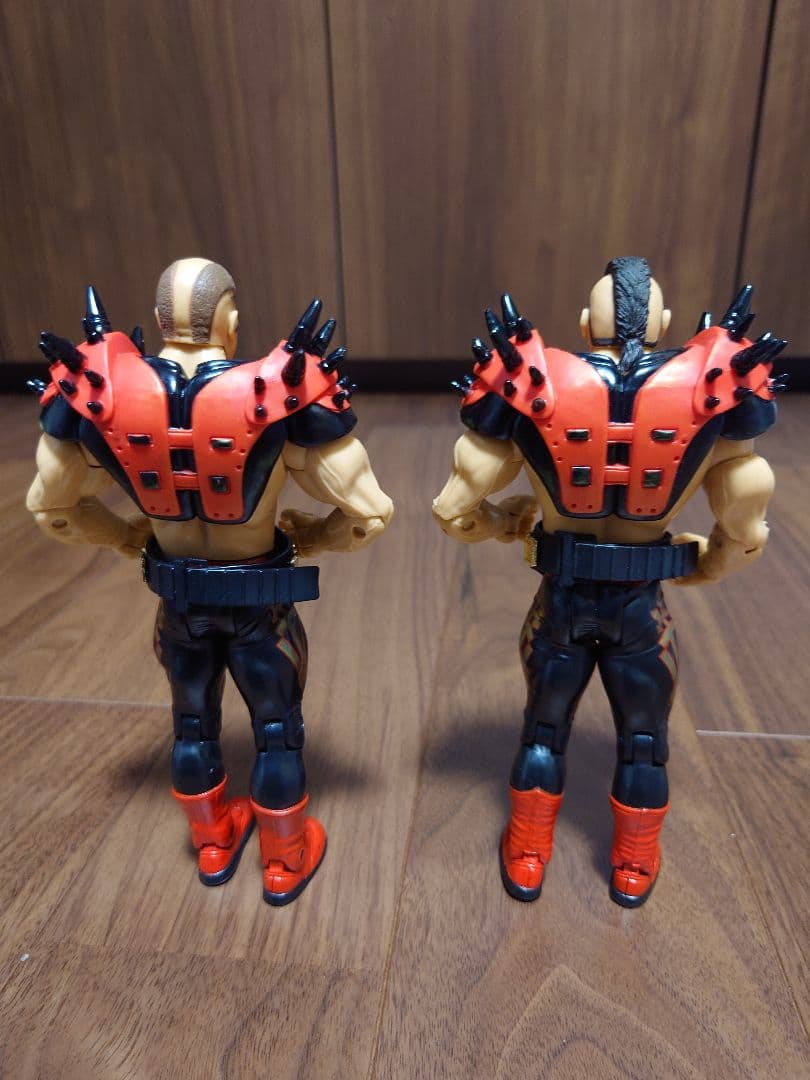 WWE Classic Superstars ロード・ウォリアーズのフィギュア