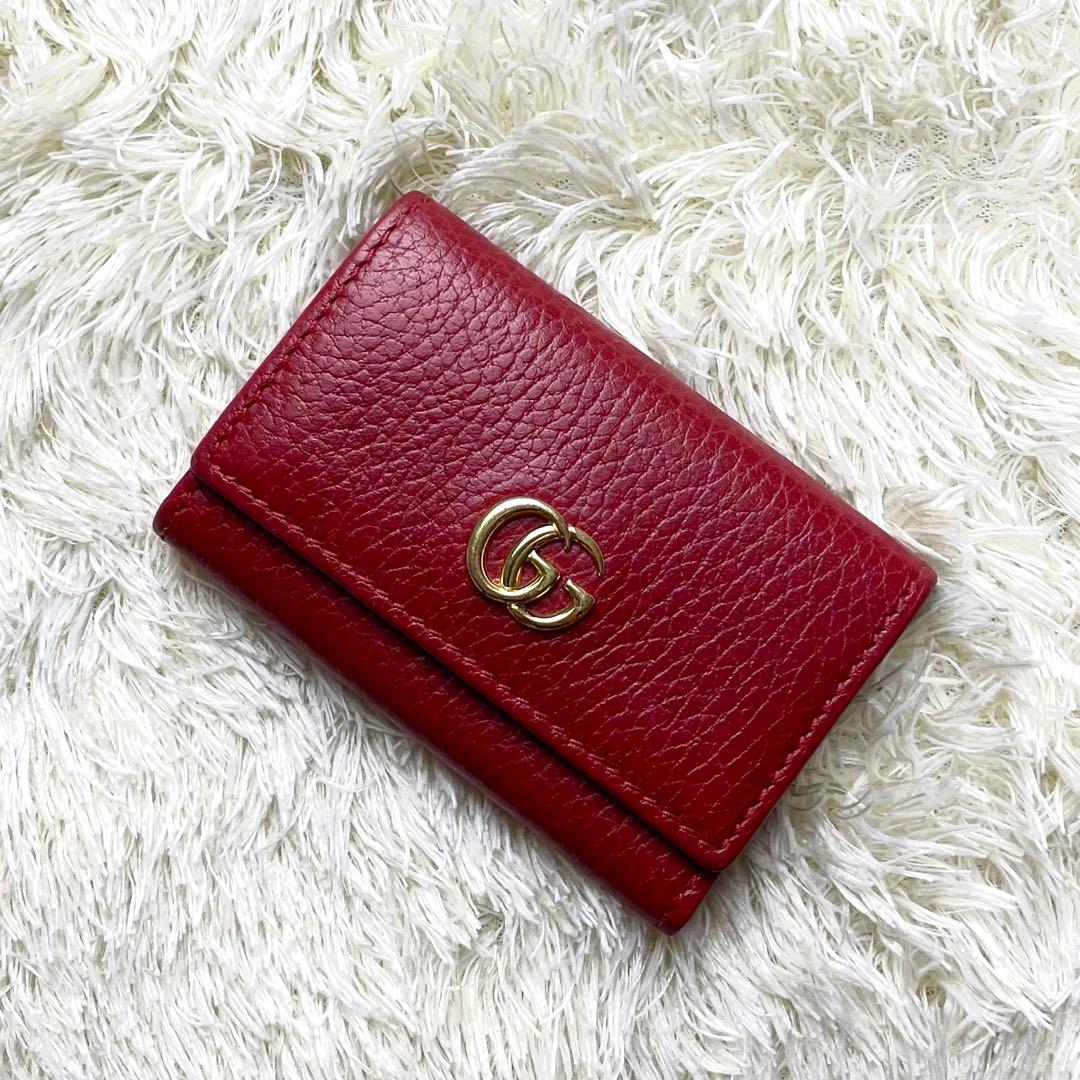 極美品 グッチ 6連キーケース マーモント レザー レッド 高級感のある