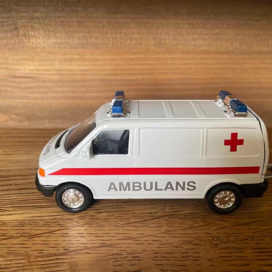 ボルボ　パトカー　ミニカー