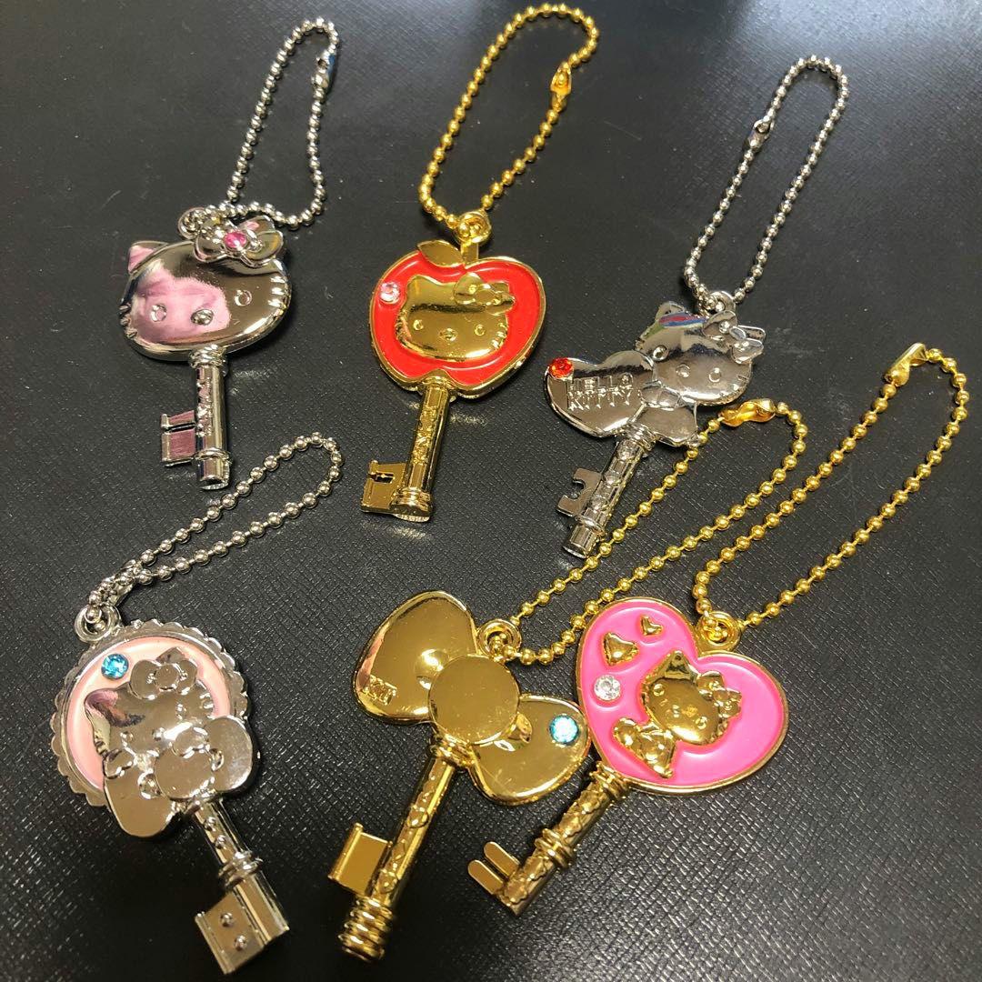 2012年　ハローキティちゃん　鍵型　キーマスコット　チャーム　キーホルダー
