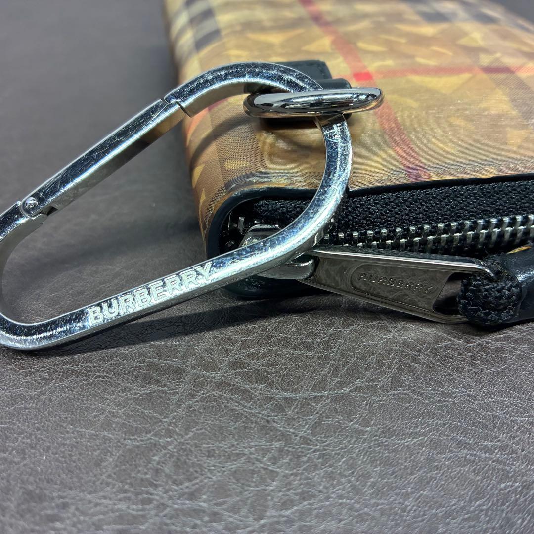 【鑑定済み・美品】Burberry TB ラウンドウォレット カラビナ付き