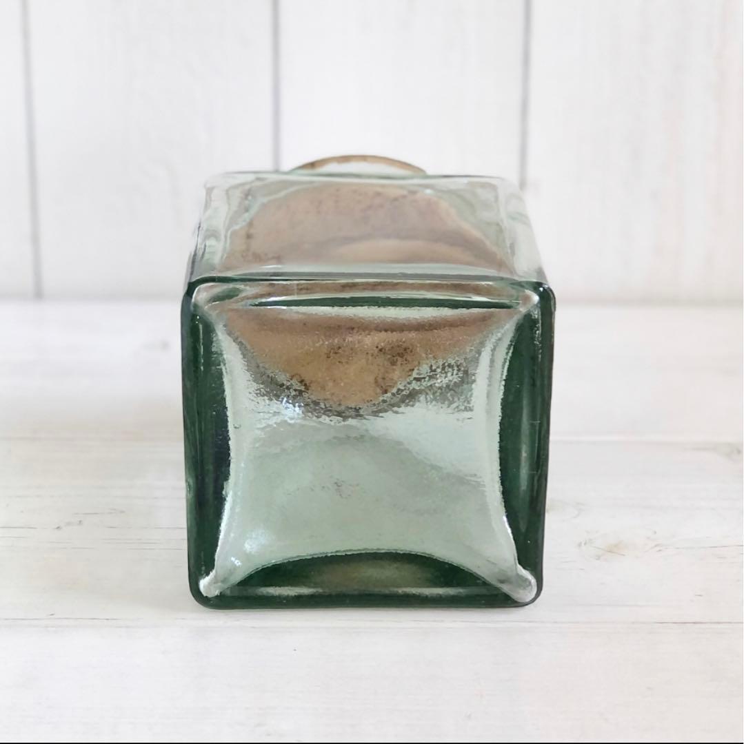 レトロ コルクの蓋付き ガラス容器 - メルカリ