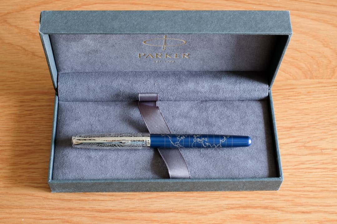 希少・国旗天冠モデル】TWSBI DIAMOND 580 RB 細字(F) twsbi 万年筆