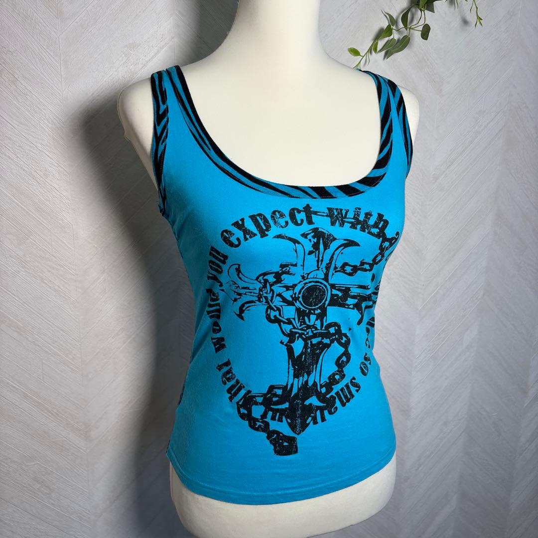 d.i.a. 平成ギャルy2k バックオープンゼブラ柄十字架英字タンクトップ