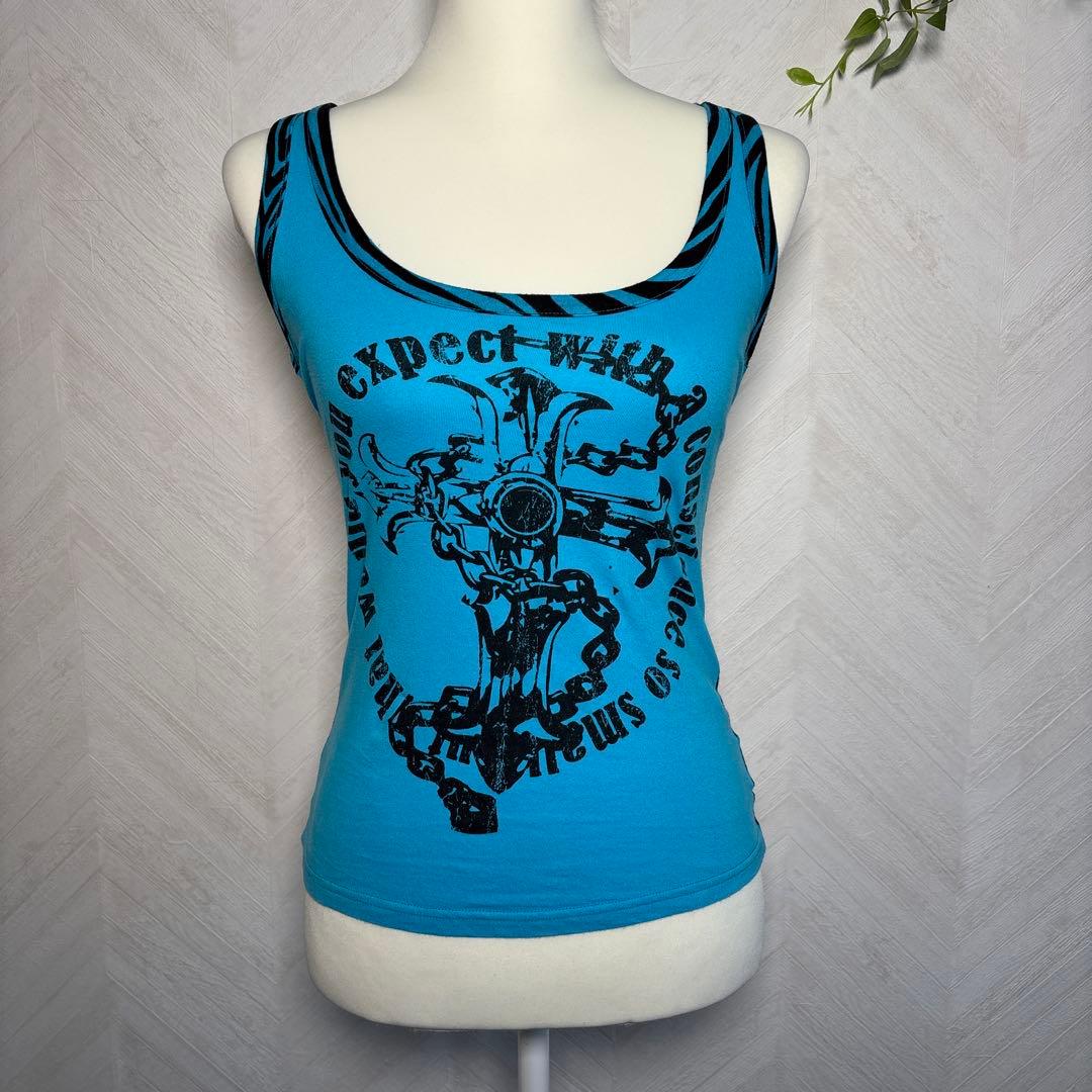 d.i.a. 平成ギャルy2k バックオープンゼブラ柄十字架英字タンクトップ