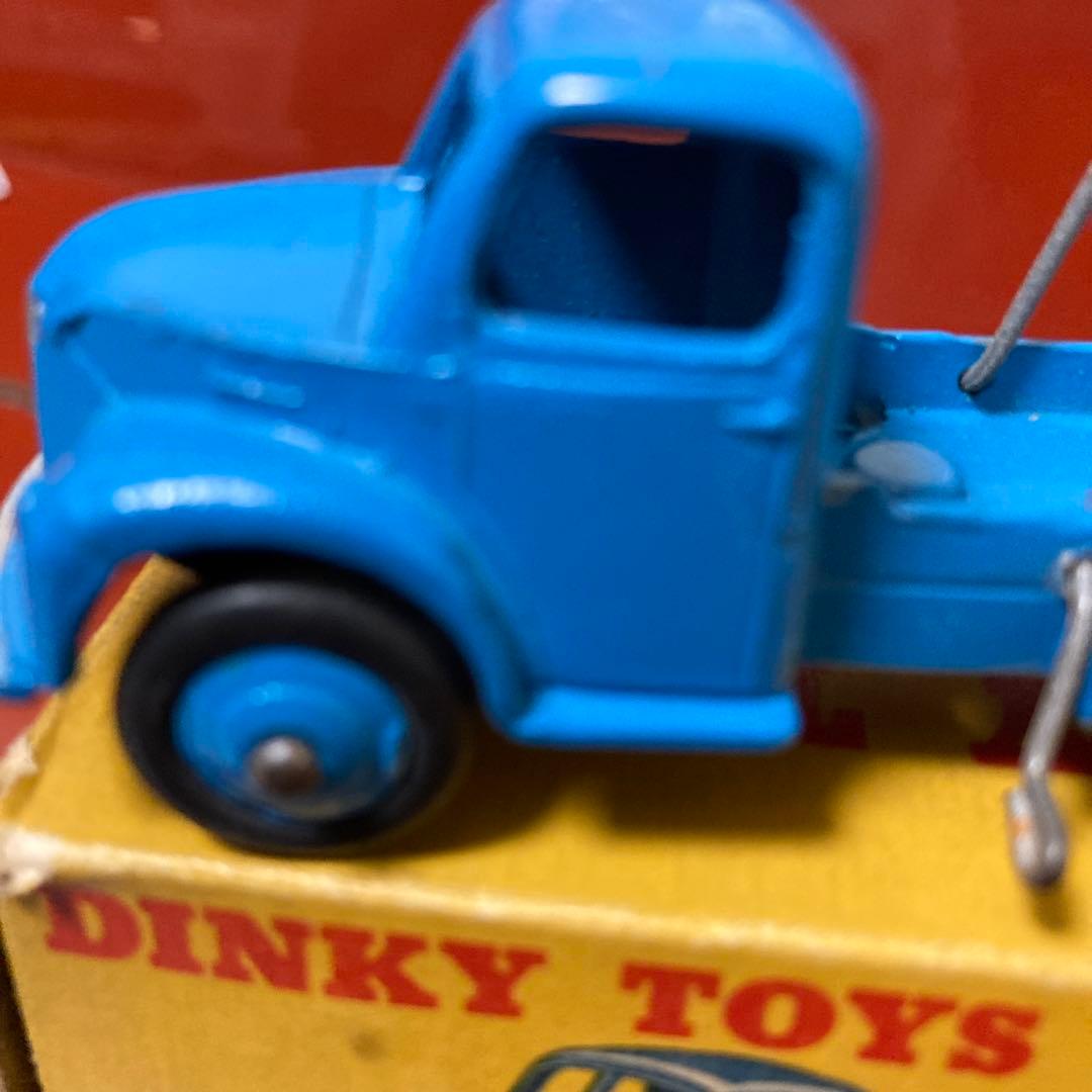 Dinky Toys 414 青いリアティッピングワゴン