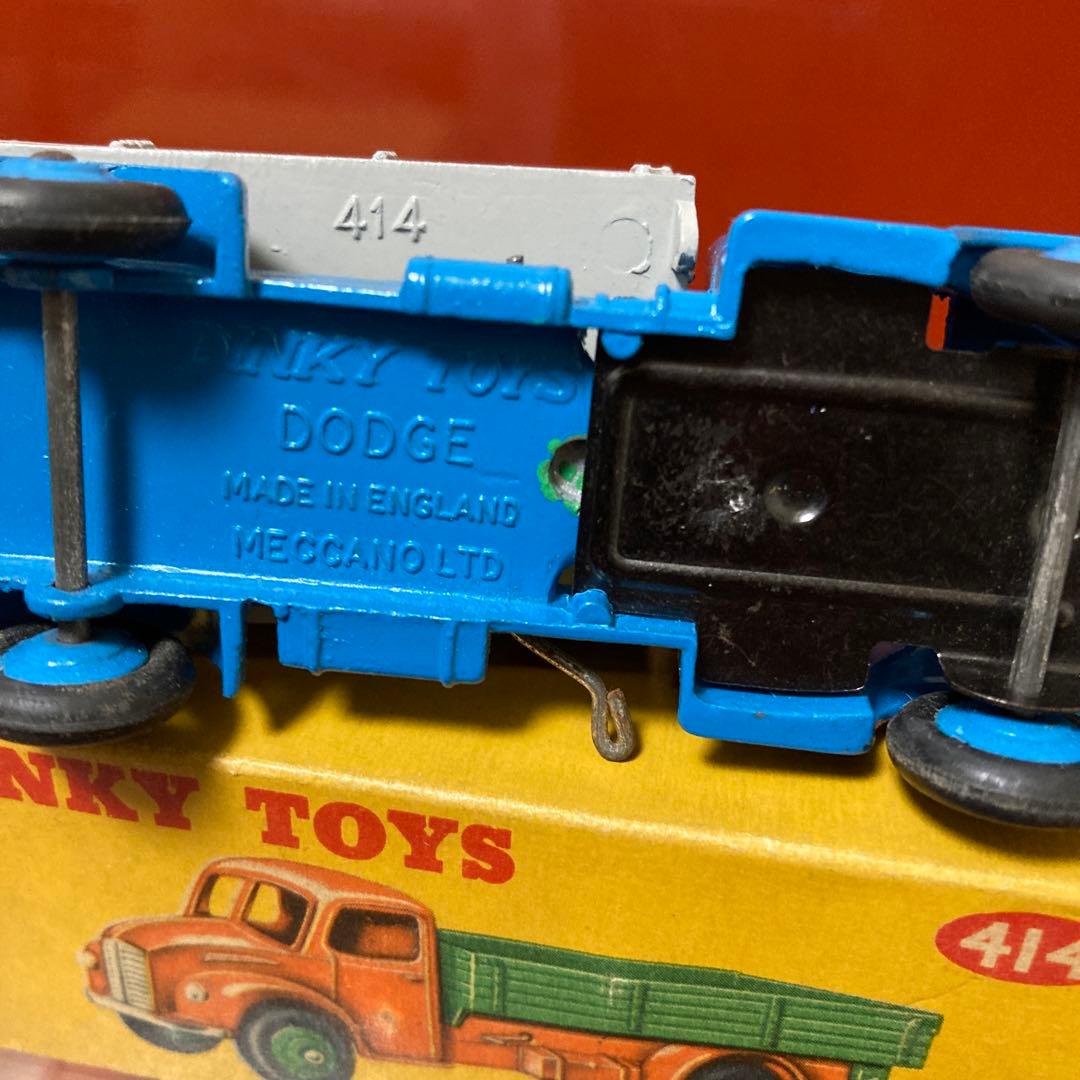 Dinky Toys 414 青いリアティッピングワゴン