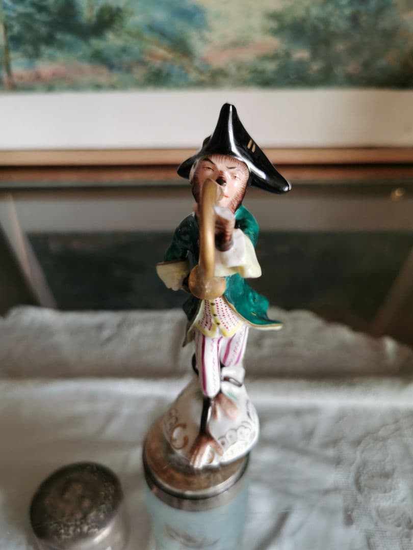 アンティーク ドイツ 正装した猿の楽隊フィギュリン 笛とホルン 人形2