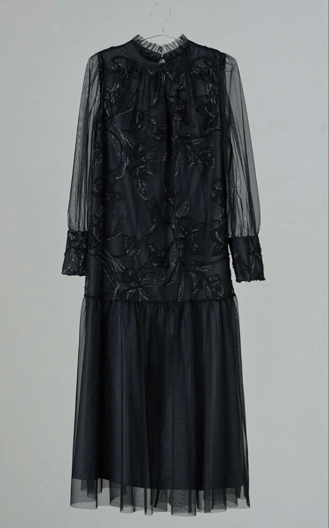 nianaフェザーフラワーチュールドレス