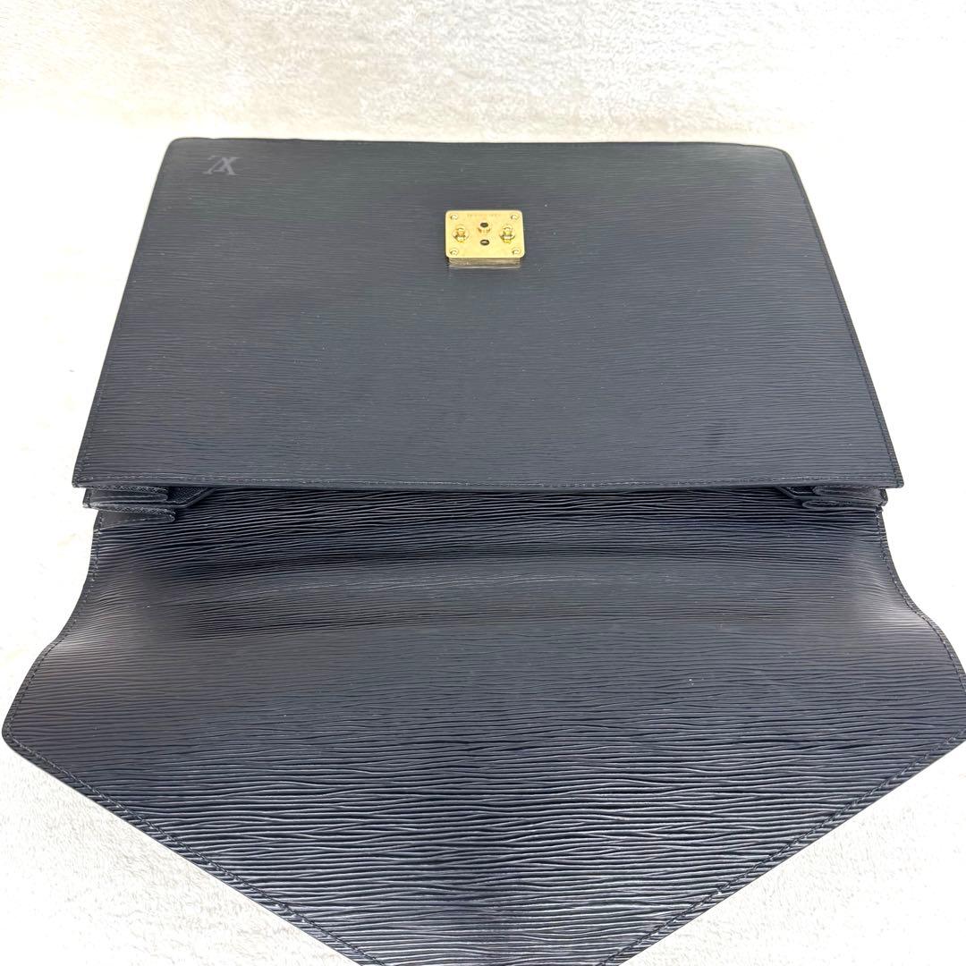 ルイヴィトン　LOUIS VUITTON ビジネスバッグ　エピ　コンセイエ