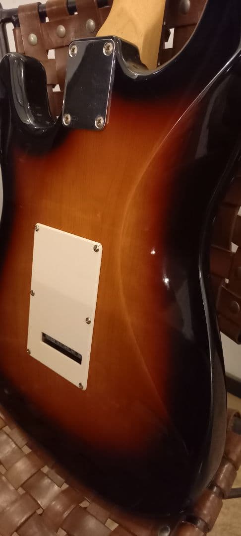 エレキギター サンバースト 3ピックアップ レインボートーン