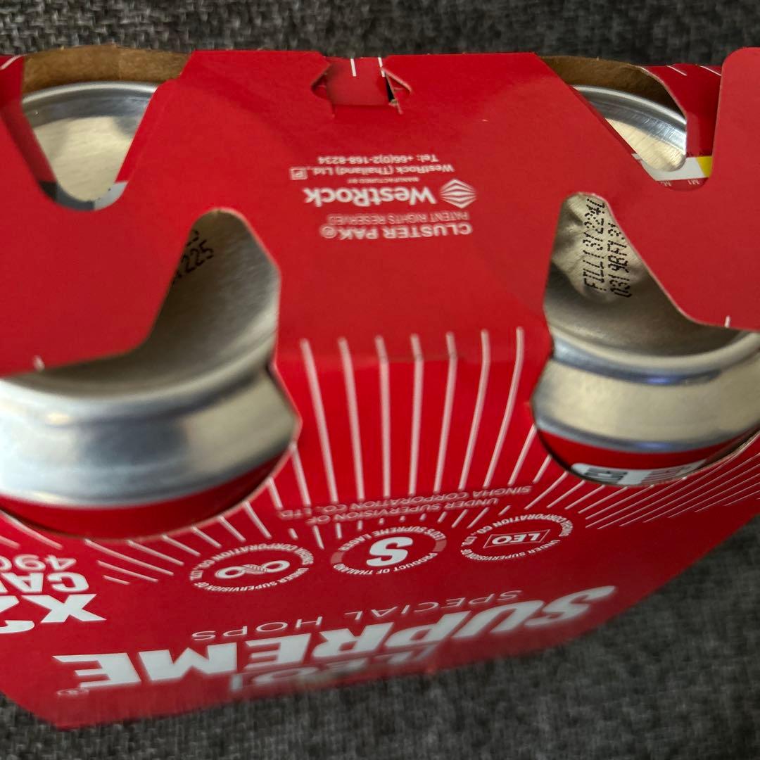 supreme × LEOビール - メルカリ