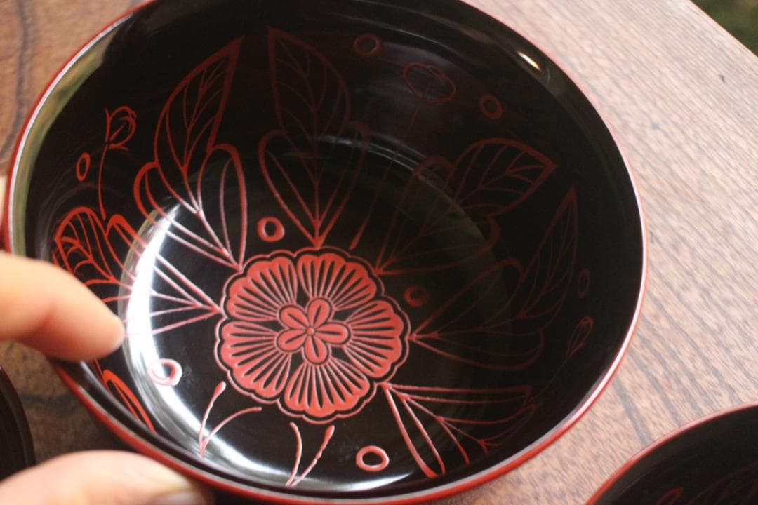 時代逸品！端正な爪朱黒漆に風情ある木芙蓉文の美しい吉野塗の四つ椀（検懐石道具京塗