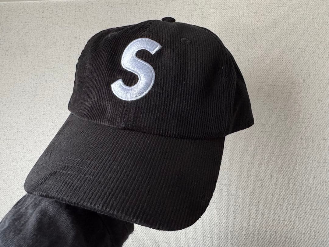 シュプリーム SUPREME Sロゴ コーデュロイキャップ 黒 - メルカリ