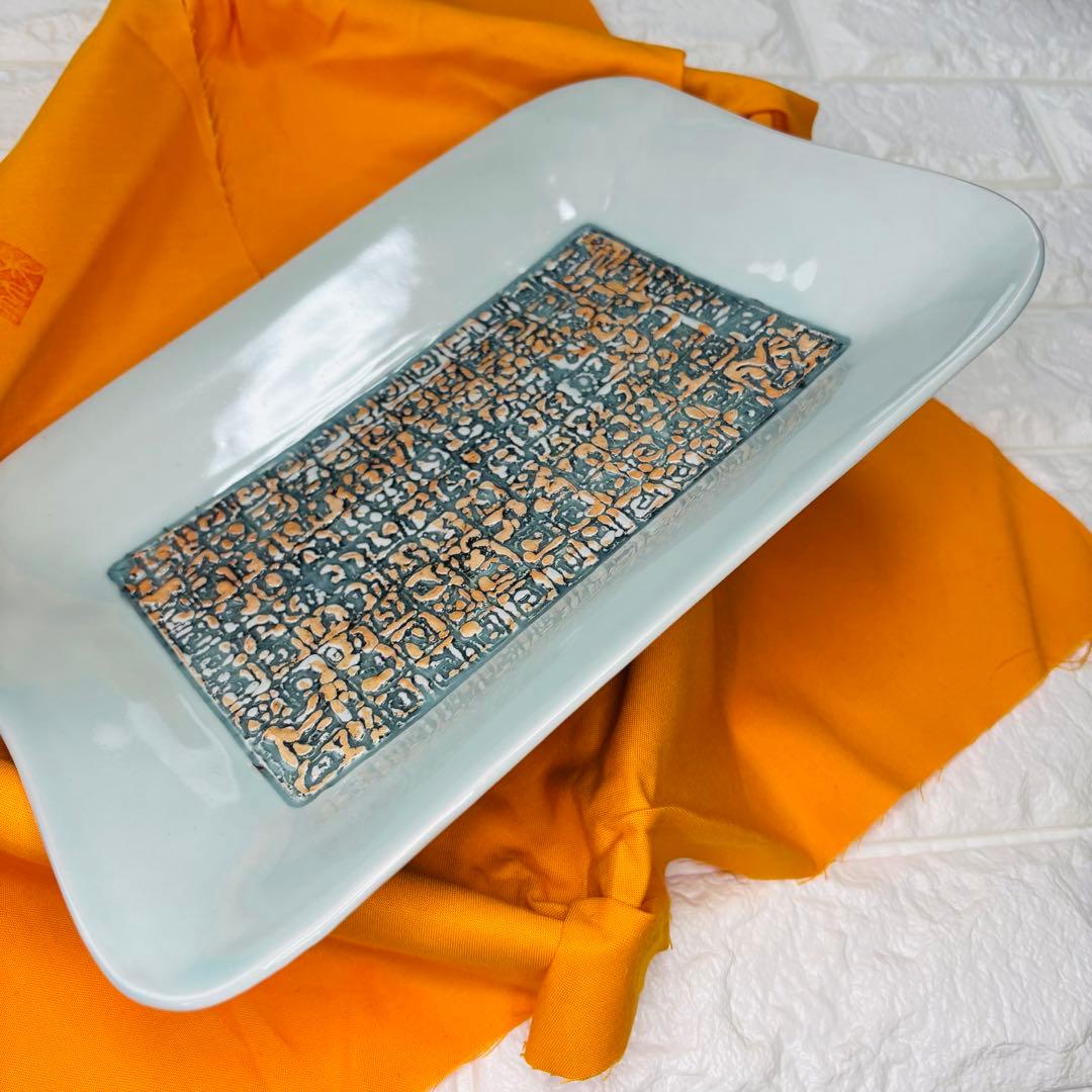 【木箱・栞付き】吉祥歳刻皿 角皿 工芸品 陶磁器 和食器 飾り皿