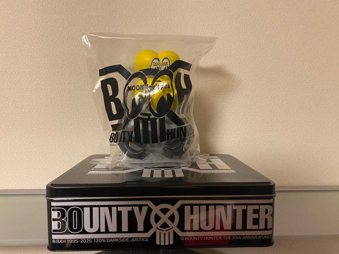 BOUNTY HUNTER x MOONEYES SKULL-KUN フィギュア