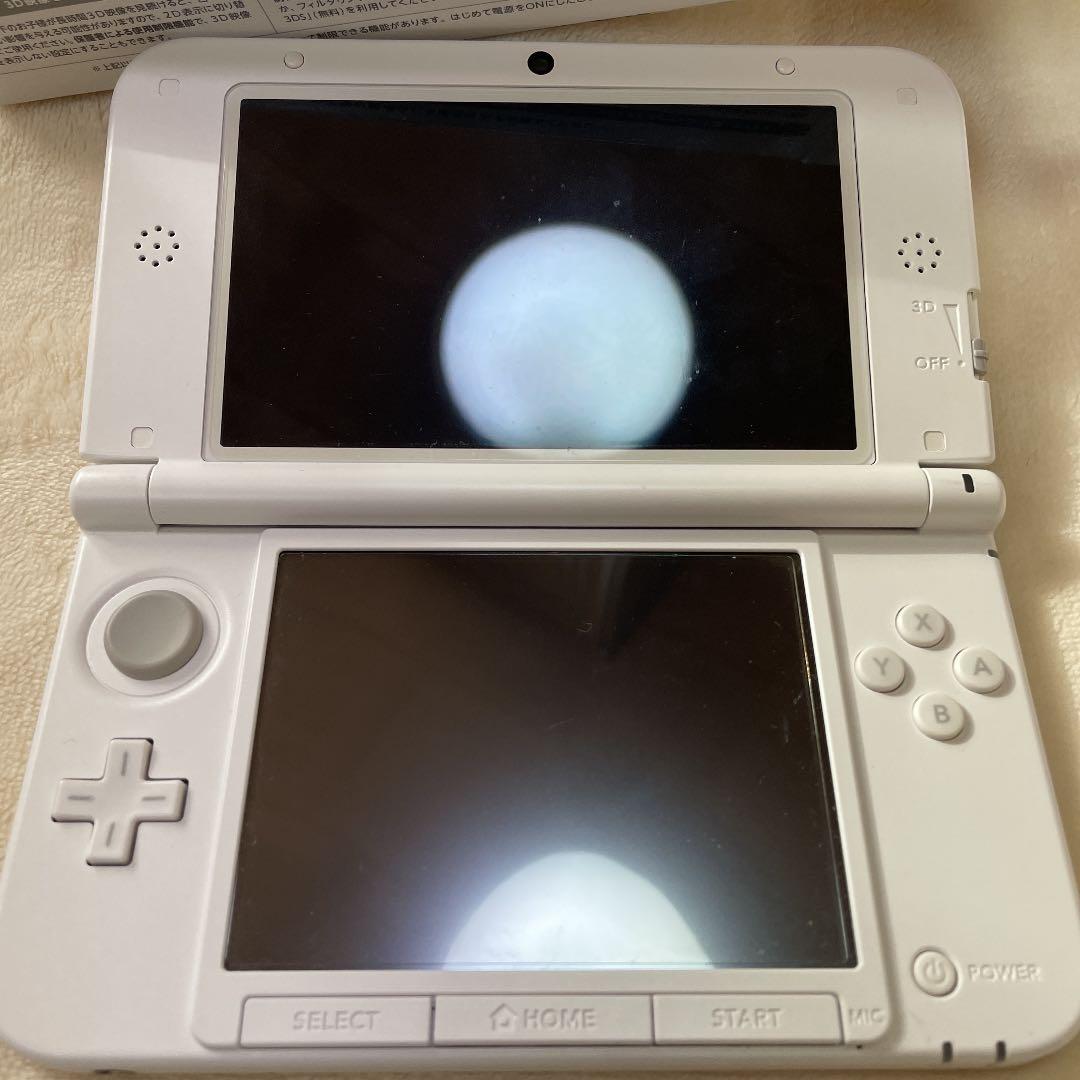 Nintendo ニンテンドー 3DS LL ホワイト　カセット4本セット