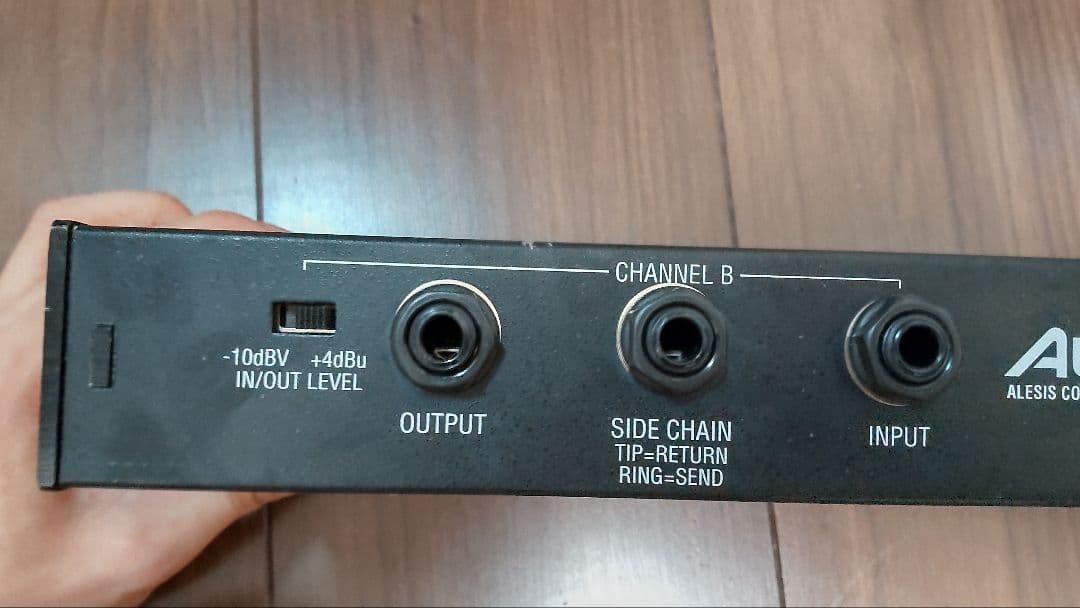 配信機器・PA機器・レコーディング機器 Alesis 3630 Compressor