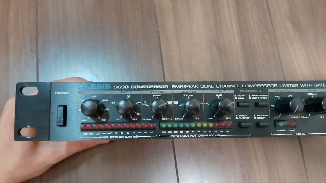 配信機器・PA機器・レコーディング機器 Alesis 3630 Compressor