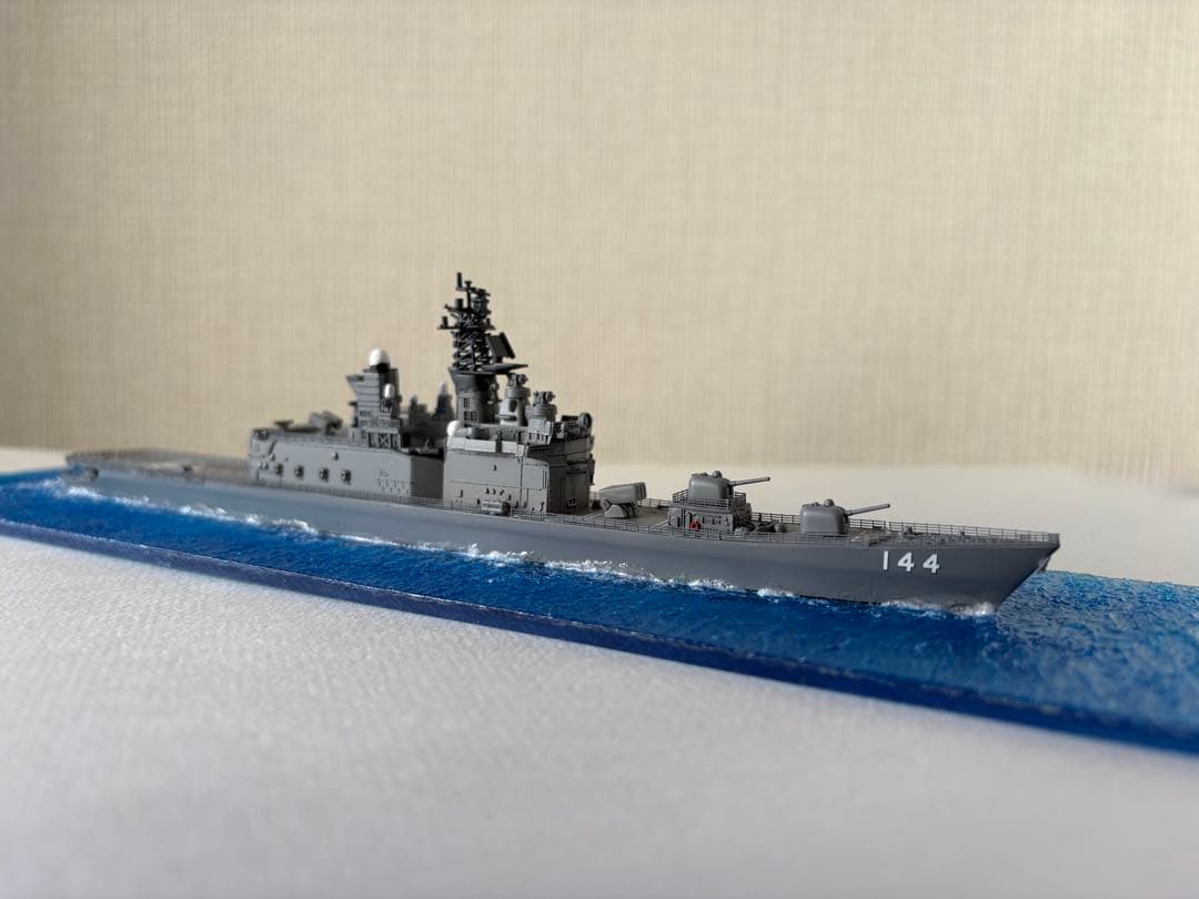 1/700 海上自衛隊　護衛艦くらま　全塗装　洋上ジオラマ