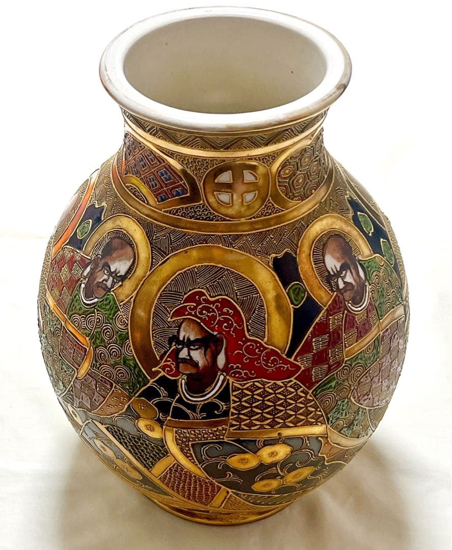 薩摩焼 新山造 豪華金襴手 羅漢観音図 高さ31.5cm花瓶 花入れ