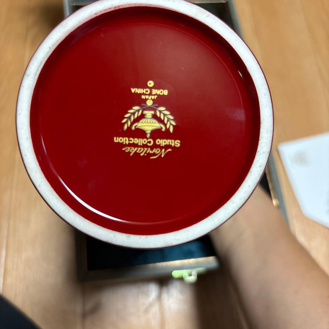 伊*宇様 Noritake 赤い花瓶　陶器　辰砂