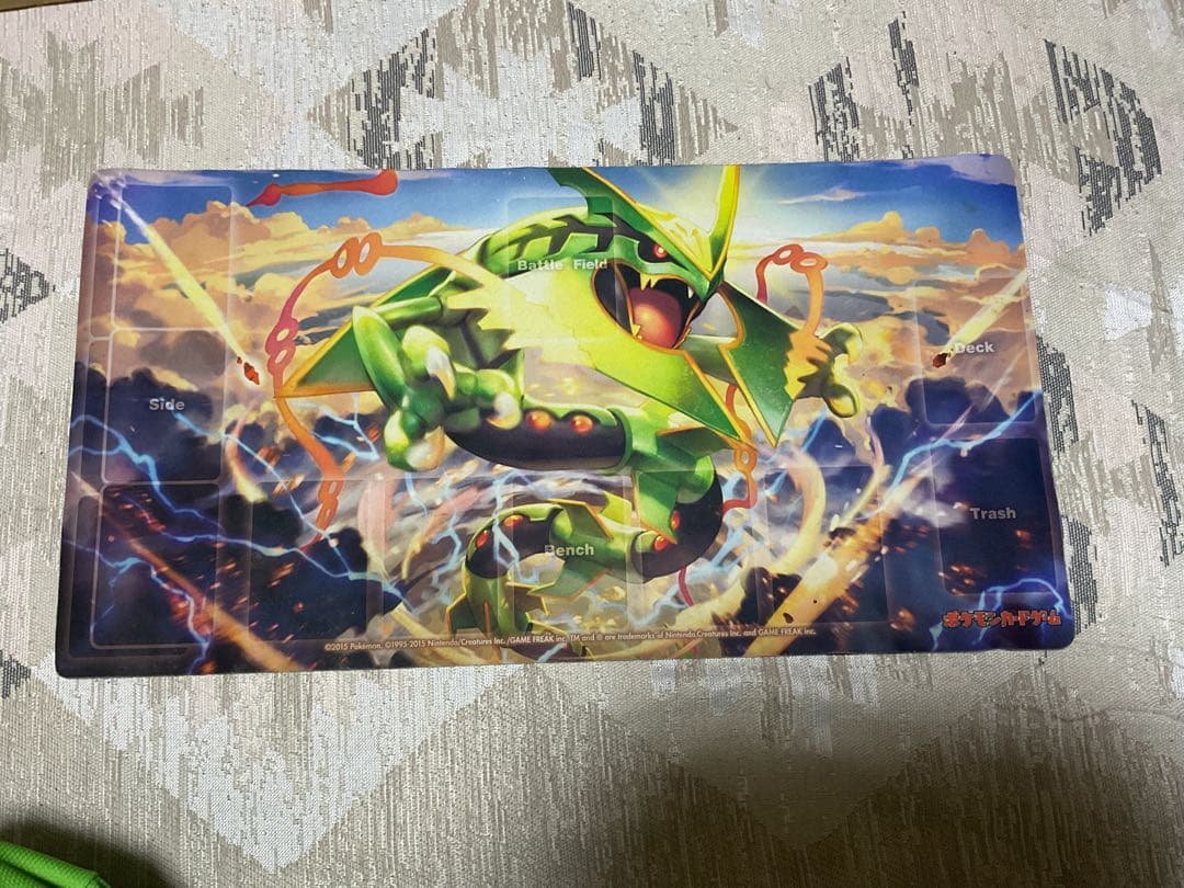 プレイマット メガレックウザ - メルカリ