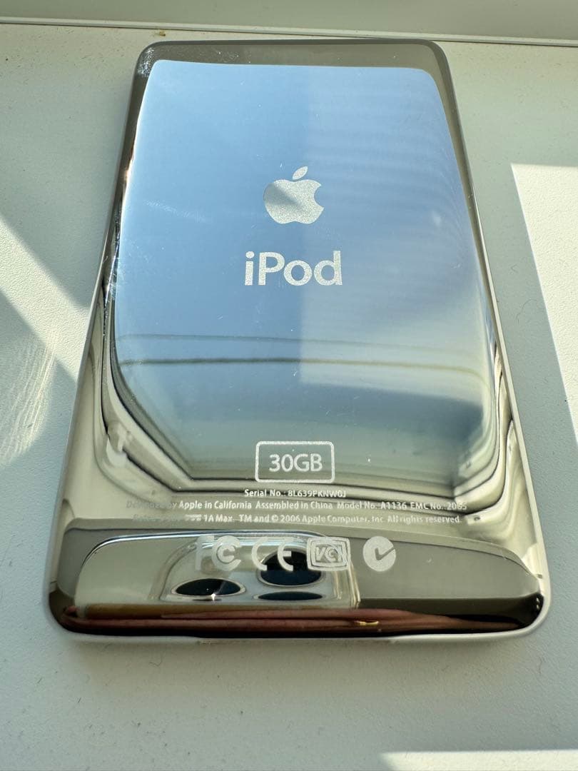 iPod classic 第5世代 カスタム 30GB 新品電池 バックパネル