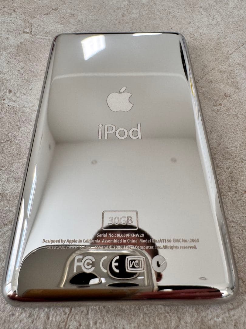 iPod classic 第5世代 カスタム 30GB 新品電池 バックパネル