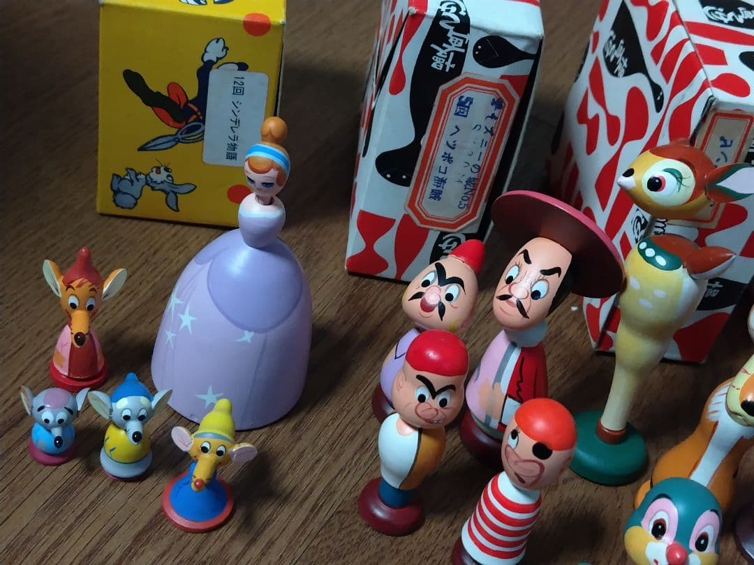 未使用 経年保管品ディズニーの城 まんがこけし 9種キャラミッキーマウス