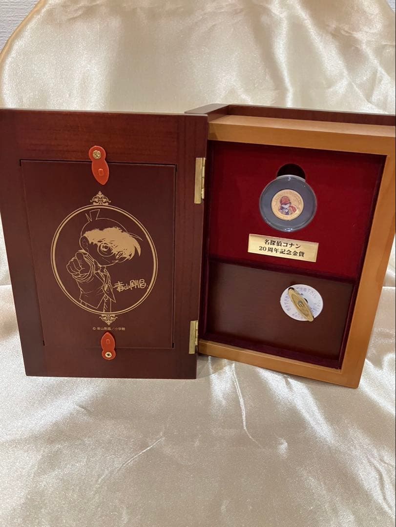 ★世界数量限定★名探偵コナン20周年公式記念カ金貨限定2000点銀限定5000点