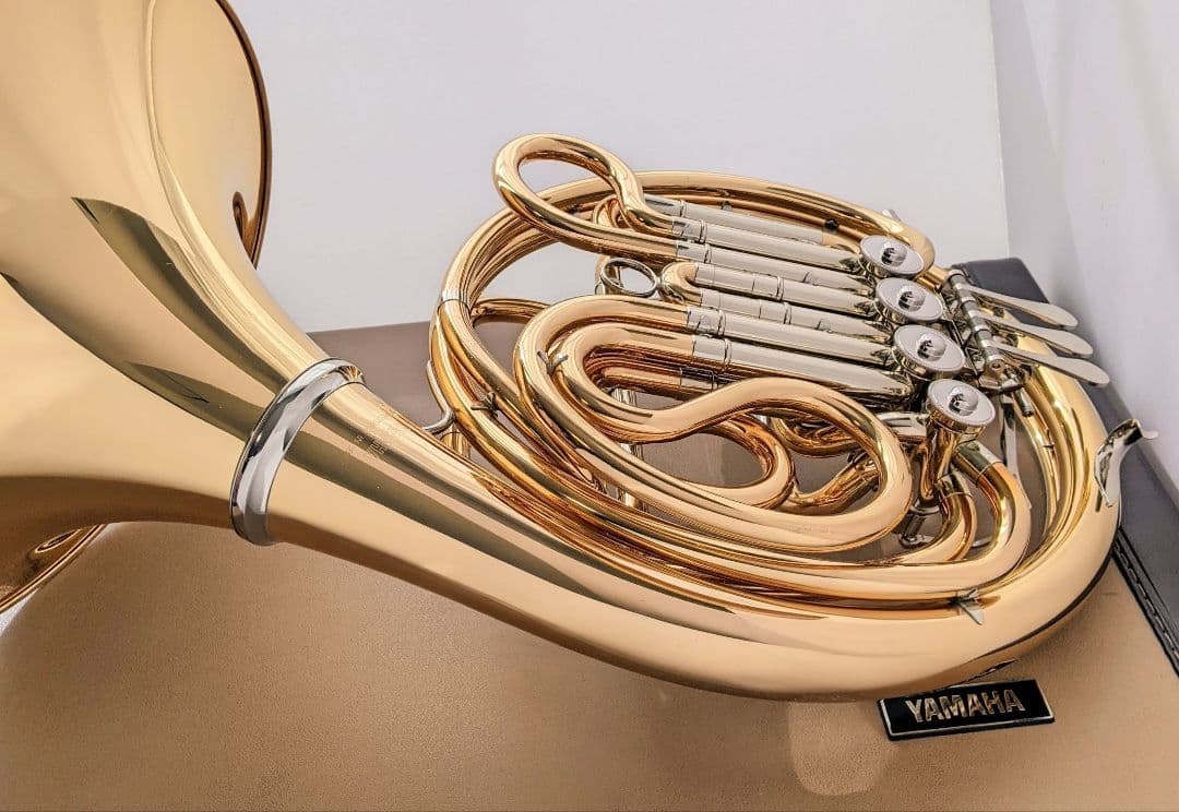 《つくし》【良質品】ヤマハ ホルン YHR-567GDB ゴールドブラス
