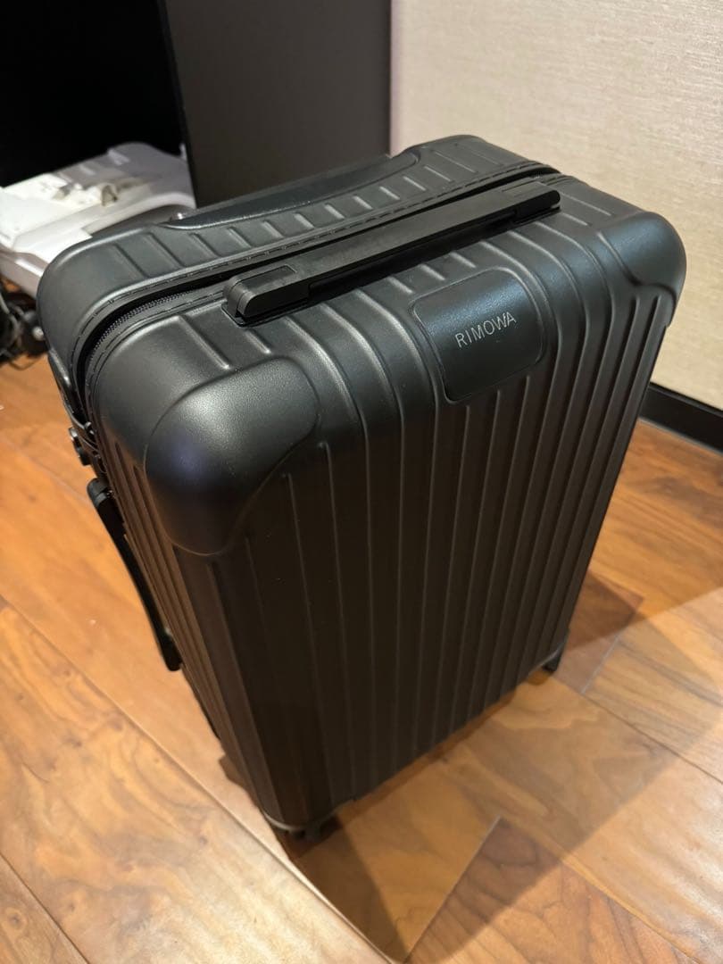 RIMOWA リモワ エッセンシャルキャビン 36L マットブラック