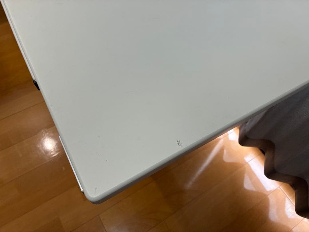 Bauhutte （バウヒュッテ） 手動昇降式 スタンディングデスク ホワイト