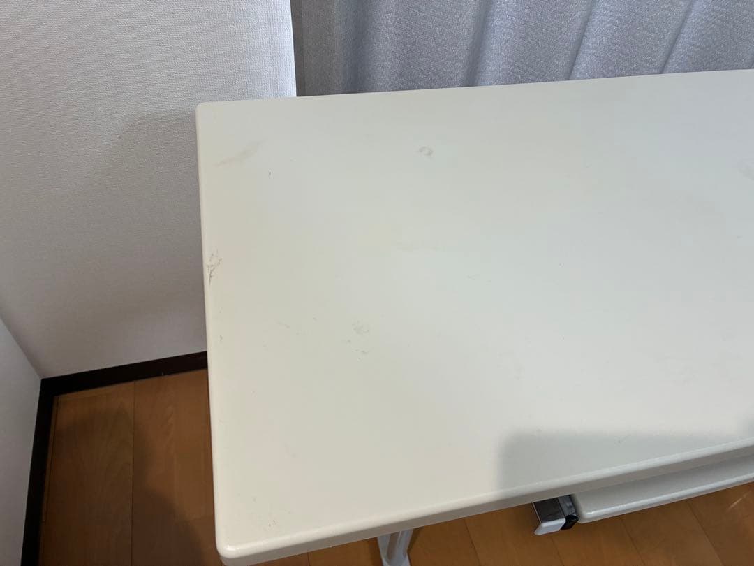 Bauhutte （バウヒュッテ） 手動昇降式 スタンディングデスク ホワイト