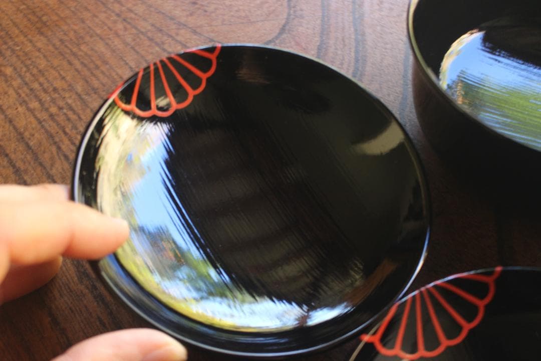 デッドストック！極上刷毛目黒漆に風情ある菊蒔絵の映える煮物椀2点（検京塗雑煮椀