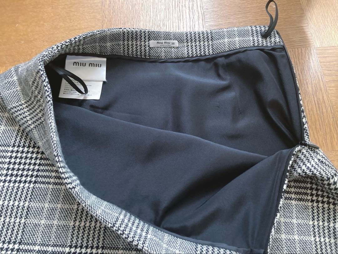 miu miuスカート　冬物　厚手　ウール　カシミヤ