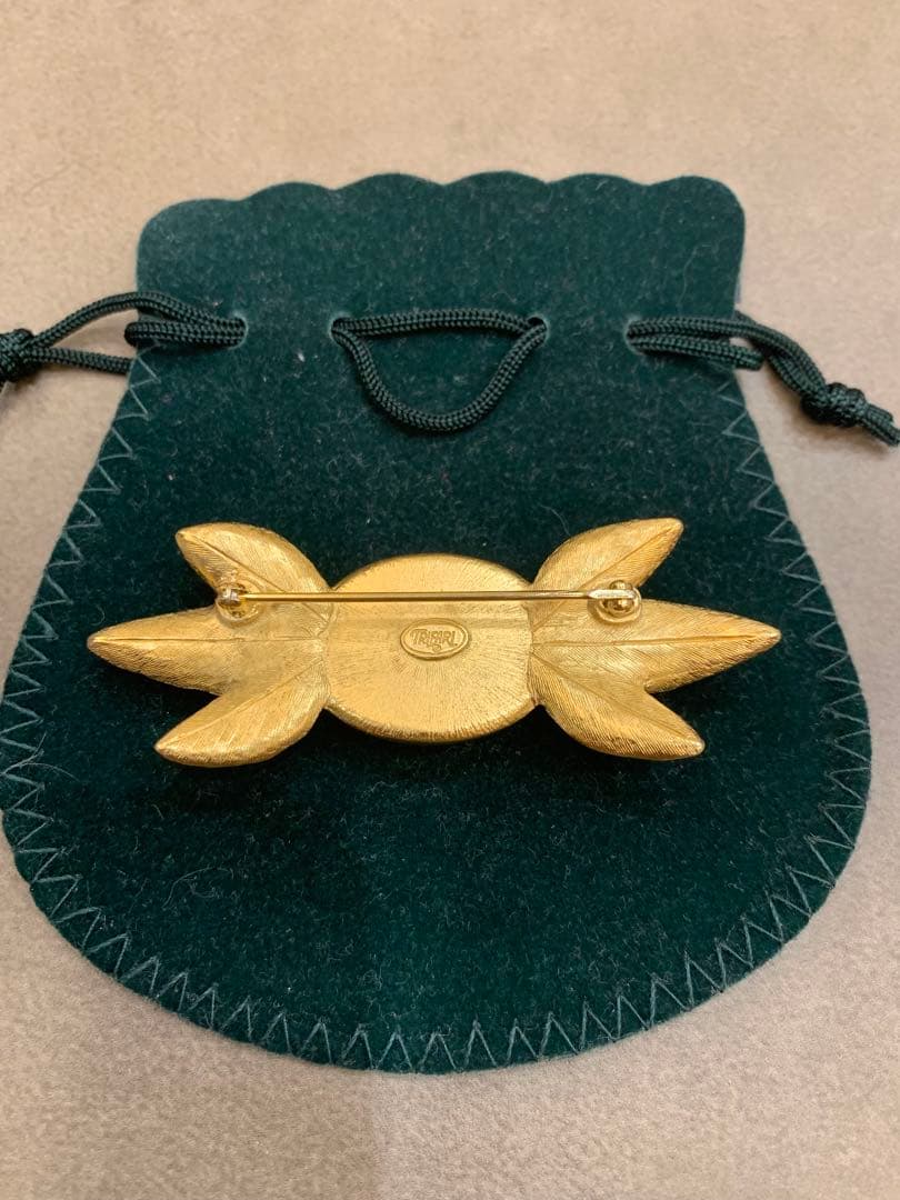 TRIFARI トリファリ ブローチ ヴィンテージ カーネリアン ストーン