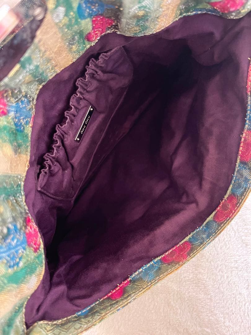 miumiuミュウミュウバッグ ビジュー付き